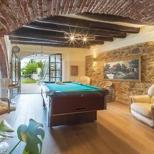  Hébergement de vacances Newly Renovated Large With Garden