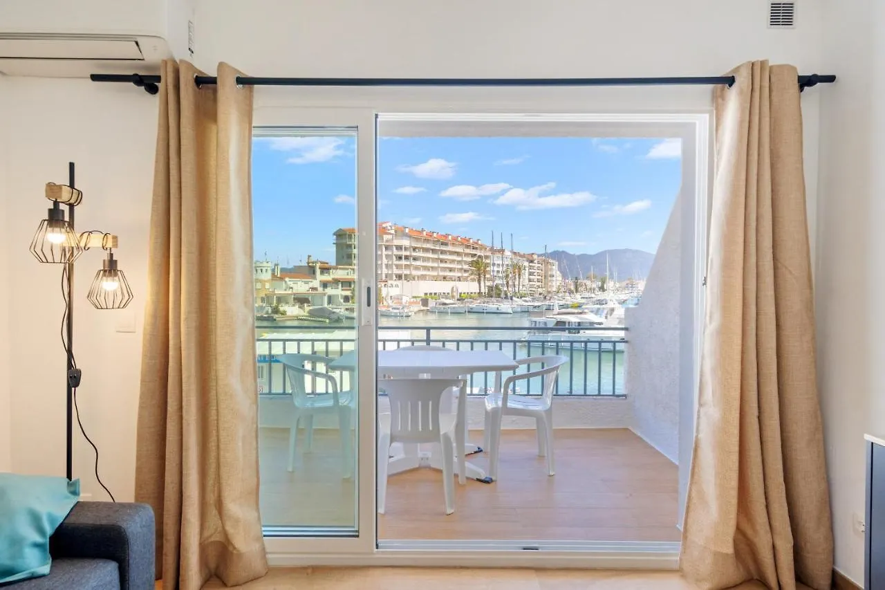 Welcs Apartamento 067 Emp En El Puerto Con Terraza Castello  D'Empuries Apartment